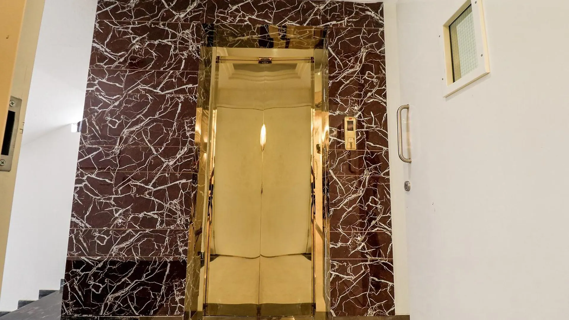 *** Hotel Fabhotel F9 Pitampura Delhi  India